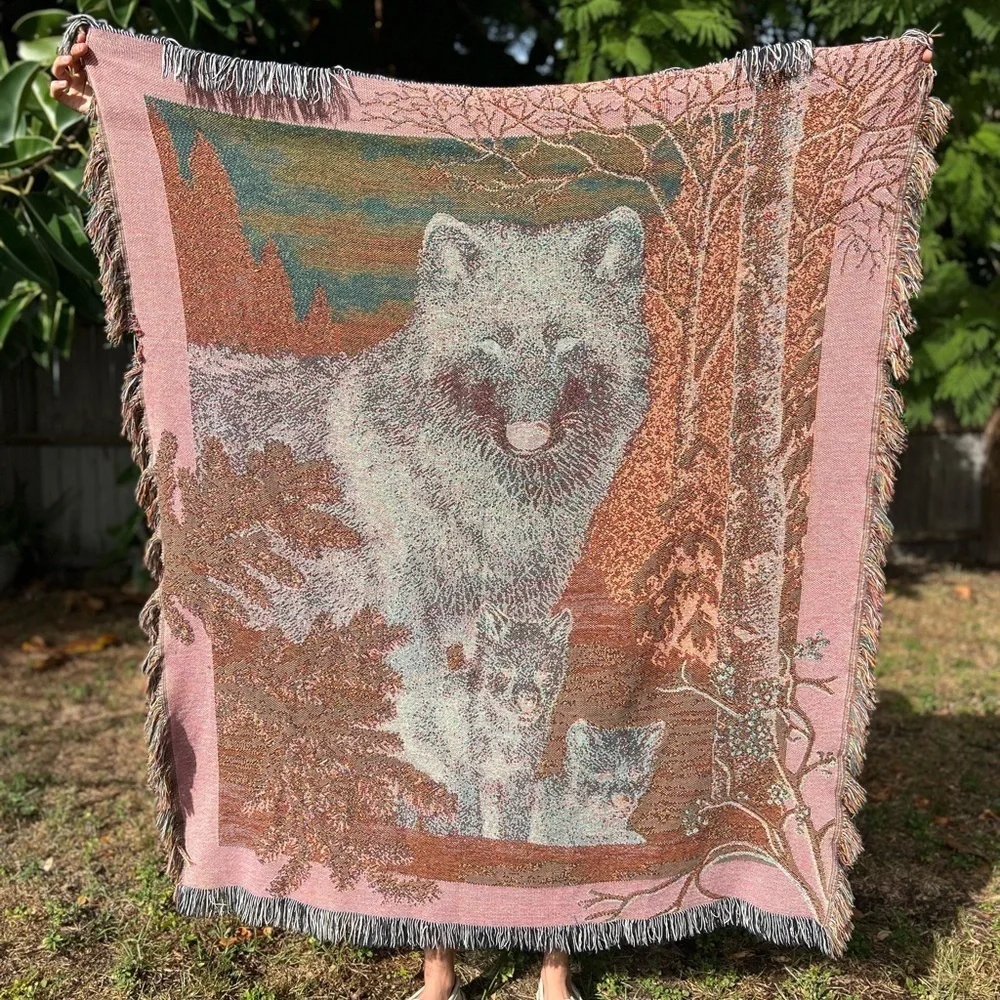Vintage Wolf Family Woven Throw Blanket – Wildlife Tapestry with Fringe